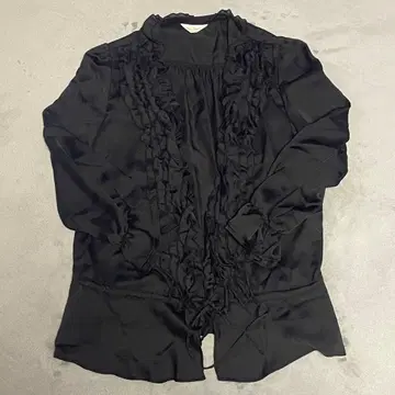 [ Bon Sens ] 앞 버튼 프릴 블랙 긴팔 블라우스 (38)