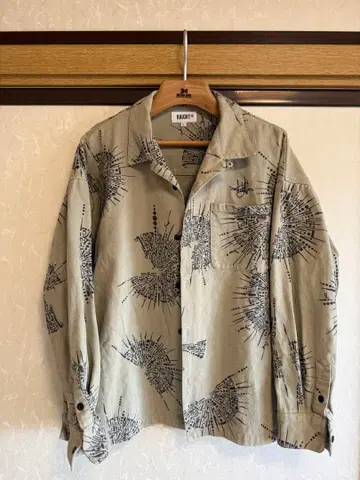 HAIGHT 베이지 그래픽 프린트 커버올