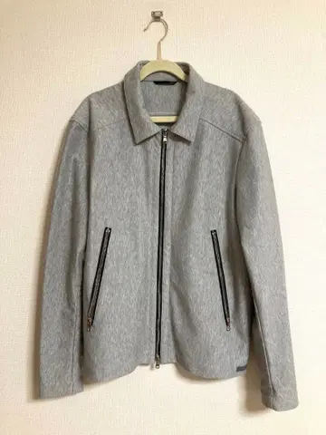 타트라스 그레이 점퍼 지퍼 포함