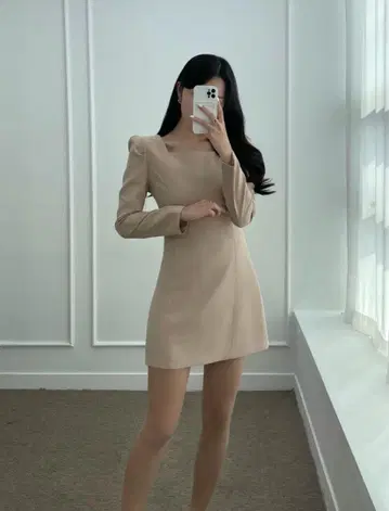 amood 페어무드 미니 원피스 베이지