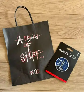 쇼핑백 포함 회장 한정판 굿즈 [ A Bunch of Stuff ] 와펜