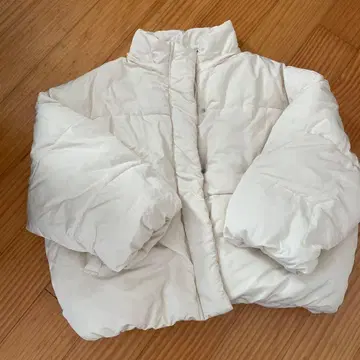 화이트 다운 자켓