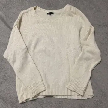 캐시미어 100% INDIVI 아이보리 V넥 니트 38
