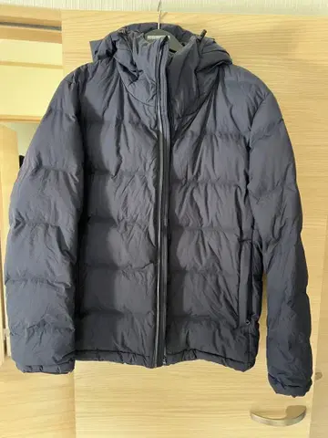 유니클로 심리스 다운 파카 XL