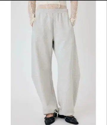 [ Moussy ] CURVE LINE 스웨트 팬츠 그레이