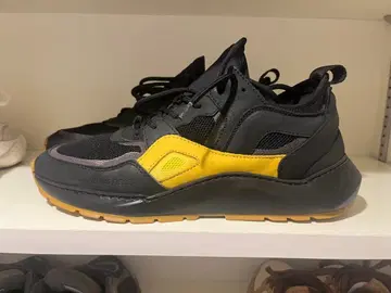 필링 피시스 스니커즈