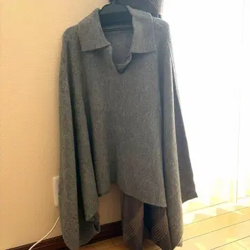 아얀 거의 새상품 카라 부착 니트 판초