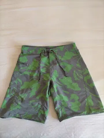 patagonia 카모플라쥬 숏팬츠