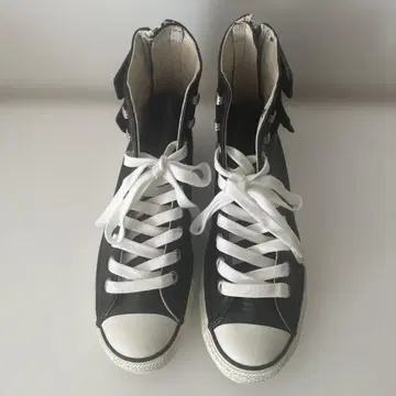 블랙 가죽 하이컷 스니커즈