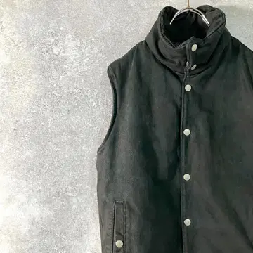 Ufin&Sans 베스트 자켓 블랙 무지 버튼 하이넥 충전솜