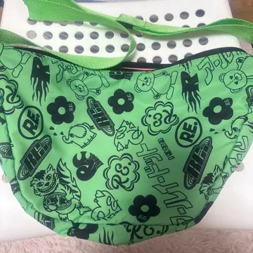 RE. 알이이 도트 그린 숄더백