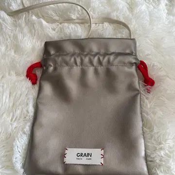거의 새 상품 GRAIN 실버 복조리 숄더백