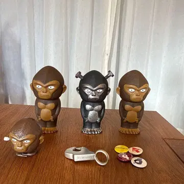 더 크로마뇽즈 타카하시 요시오/로보요시오 저금통 배지 & 후크 세트