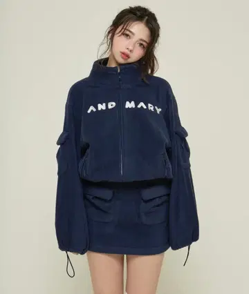 [ andmary ] 메리 로고 플리스 재킷 네이비