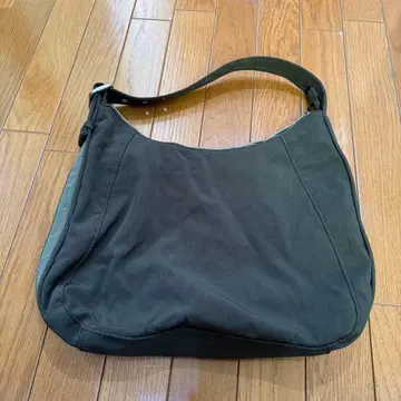 [ ZARA ] 다크 그린 숄더백