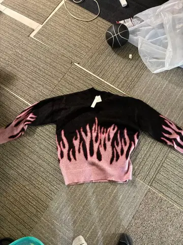 프레임 디자인 니트 스웨터