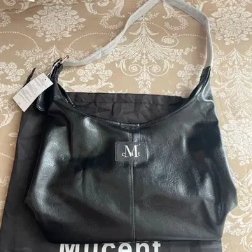 Mucent 숄더백 블랙 파우치 포함