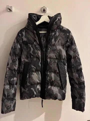 Duvetica 카모 패턴 다운 자켓