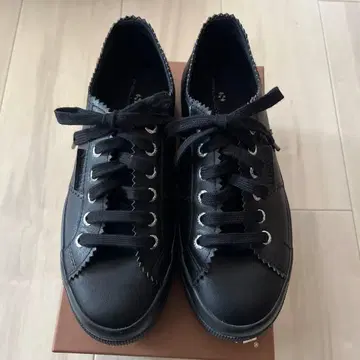 미사용 새상품 [ PELLICO x SUPERGA ] 스니커즈 38