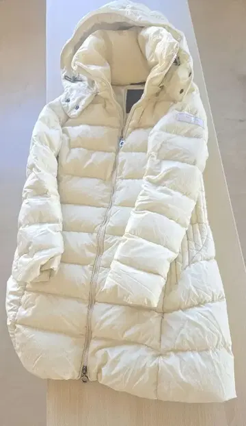 레어 컬러 TATRAS 타트라스 크림 아이보리 다운 코트 폴리테아마