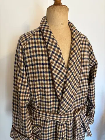 아쿠아 스큐텀 건클럽 체크 가운 코트