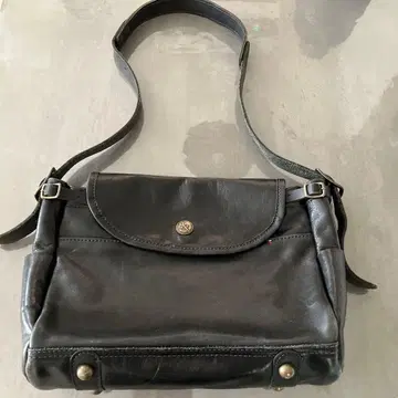 블랙 가죽 숄더백