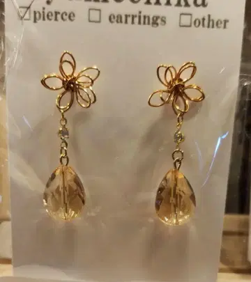 플라워 모티브 크리스탈 귀걸이