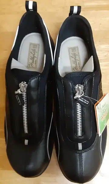 발과 환경에 친화적인 신발 SY146