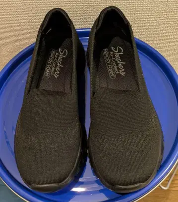 Skechers 블랙 슬립온 신발