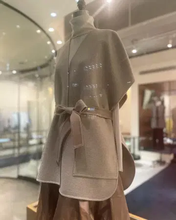 새상품급 드로어 하운드 투스 리버 베스트 23AW 정가 15만