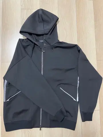 새상품급 Harlem Rougne 후드 부착 블랙 점퍼