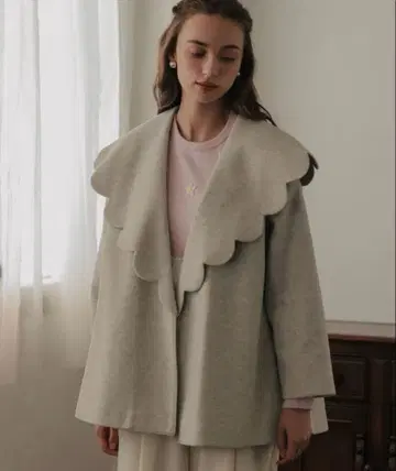 스캘럽 리버 가운 (BEIGE) 안미누 unminou