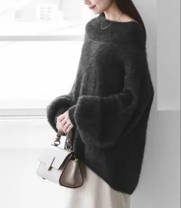 noble 퍼 니트 오프숄더 풀오버 그레이