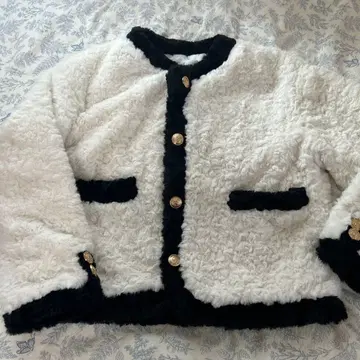 플리스 자켓 화이트 블랙 버튼 포함