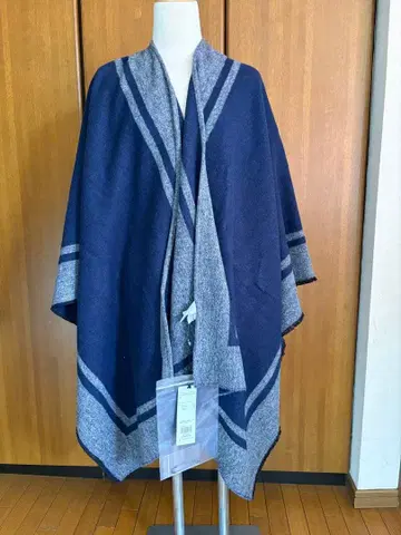 새상품 미사용 대형 에벡스 네이비 그레이 판초 케이프 코트