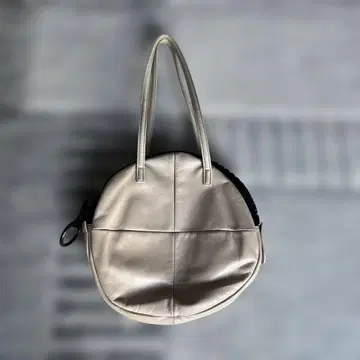 Kawa Kawa 원형 숄더백 베이지