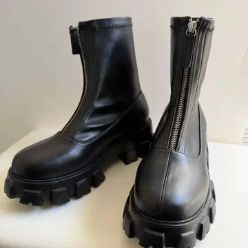 AZUR BY MOUSSY 프론트 지퍼 숏부츠 통굽 워크 블랙 경량