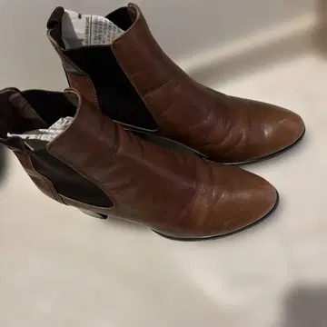 브라운 가죽 사이드 고어 부츠 중간 힐