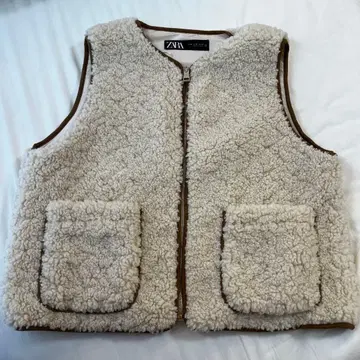 ZARA 보아 베스트 M 사이즈 아이보리
