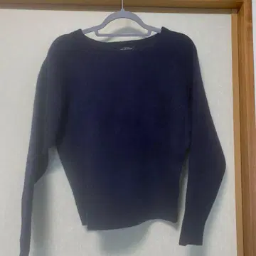 다크 네이비 긴팔 스웨터