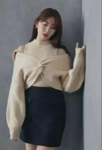 [새상품급] Herlipto Hemingway Boucle Skirt S