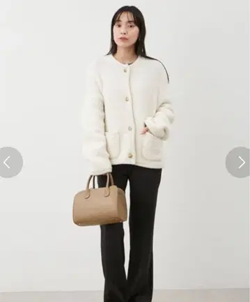 금장 버튼 무스탕 라이크 보아 니트 가디건