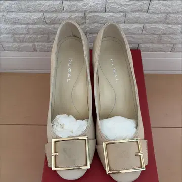 REGAL 베이지 스웨이드 하이힐