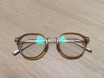 BLANC. 브라운 프레임 안경 베이크루즈