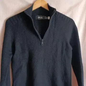 RLX 블랙 하이넥 니트 스웨터