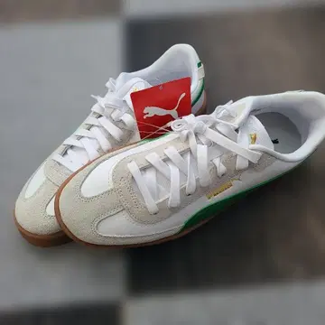PUMA 화이트 그린 스니커즈