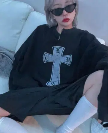 cult tokyo 카티 크로스 맨투맨 십자가 후드티