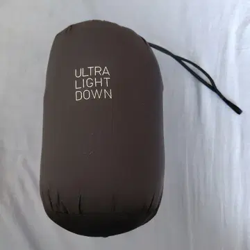 ULTRA LIGHT DOWN 블랙 다운 자켓