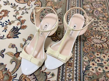 [ 새상품급 ] DIANA 뮬/샌들