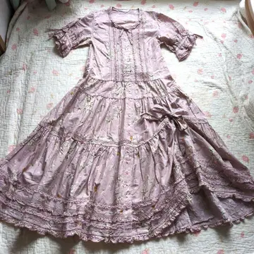 새상품 핑크하우스 은방울꽃 패턴 턱시도 원피스